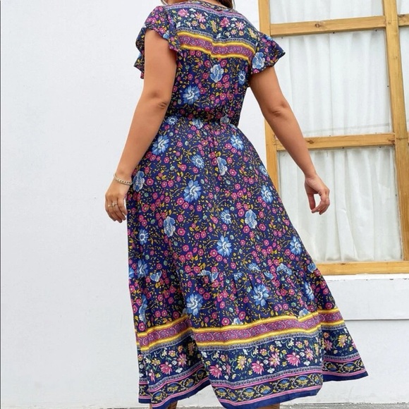 Plus size boho floral print V neck maxi dress - Picture 3 of 7